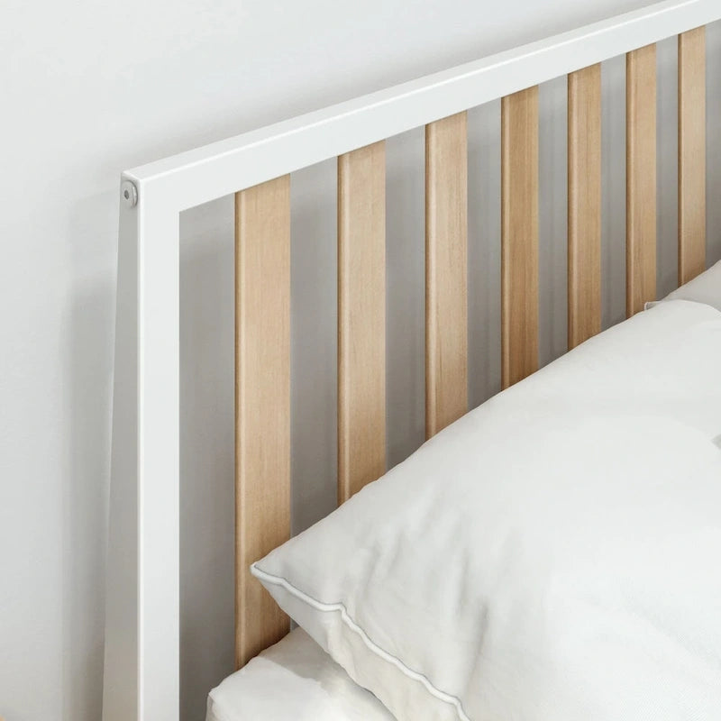 Letto matrimoniale moderno Plank and Beam con testiera a doghe