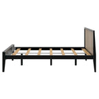 Letto matrimoniale moderno Plank and Beam con testiera a doghe
