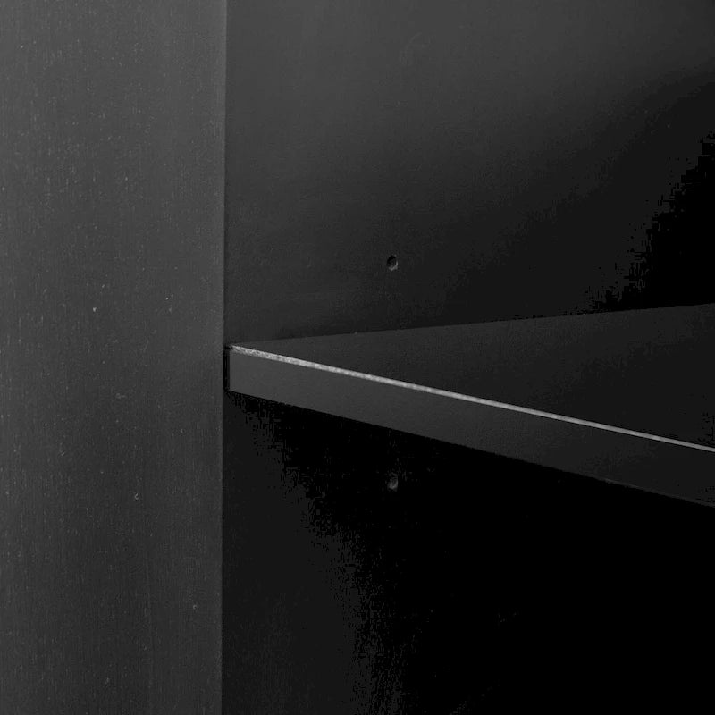 Credenza in legno color tortora/blu navy/nero, ripiani regolabili e maniglie dorate